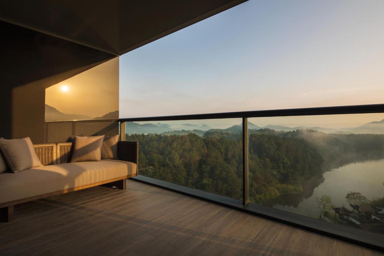 Отель Banyan Tree Anji Хучжоу Экстерьер фото
